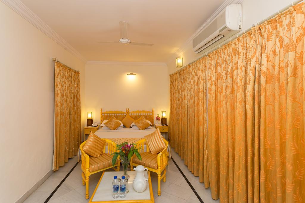Garden Hotel - Heritage By Hrh Group Of Hotels Ουνταϊπούρ Εξωτερικό φωτογραφία