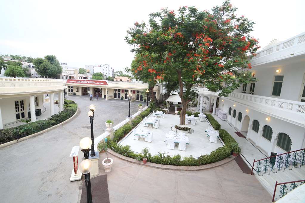 Garden Hotel - Heritage By Hrh Group Of Hotels Ουνταϊπούρ Εστιατόριο φωτογραφία
